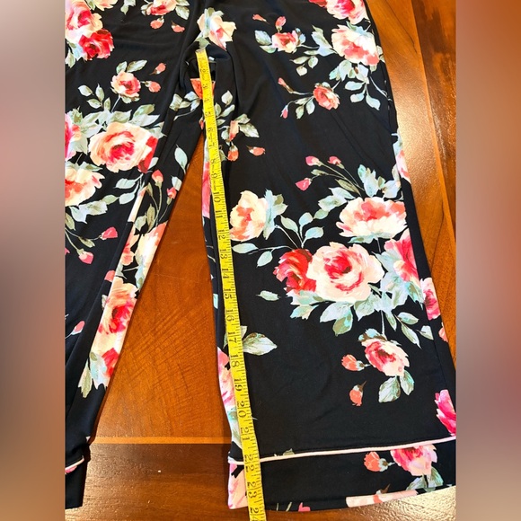❤️Floral Black Pajama Set, size L - Picture 4 of 6